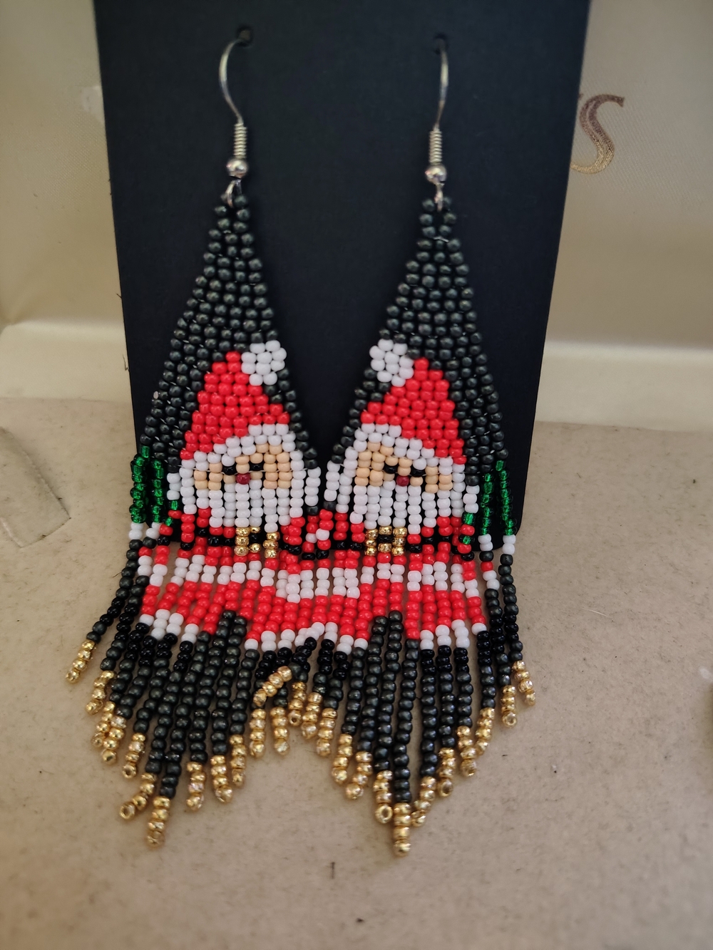 🎄🎁 New Handmade Beaded Santa Fringe Earrings 🎄🎁